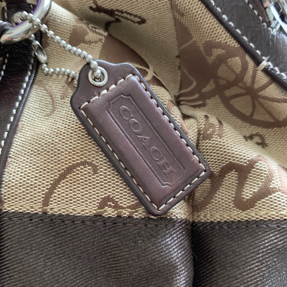 SOLD Coach 15616 Ashley Horse & Carriage Shoulder - Picture 6 of 6